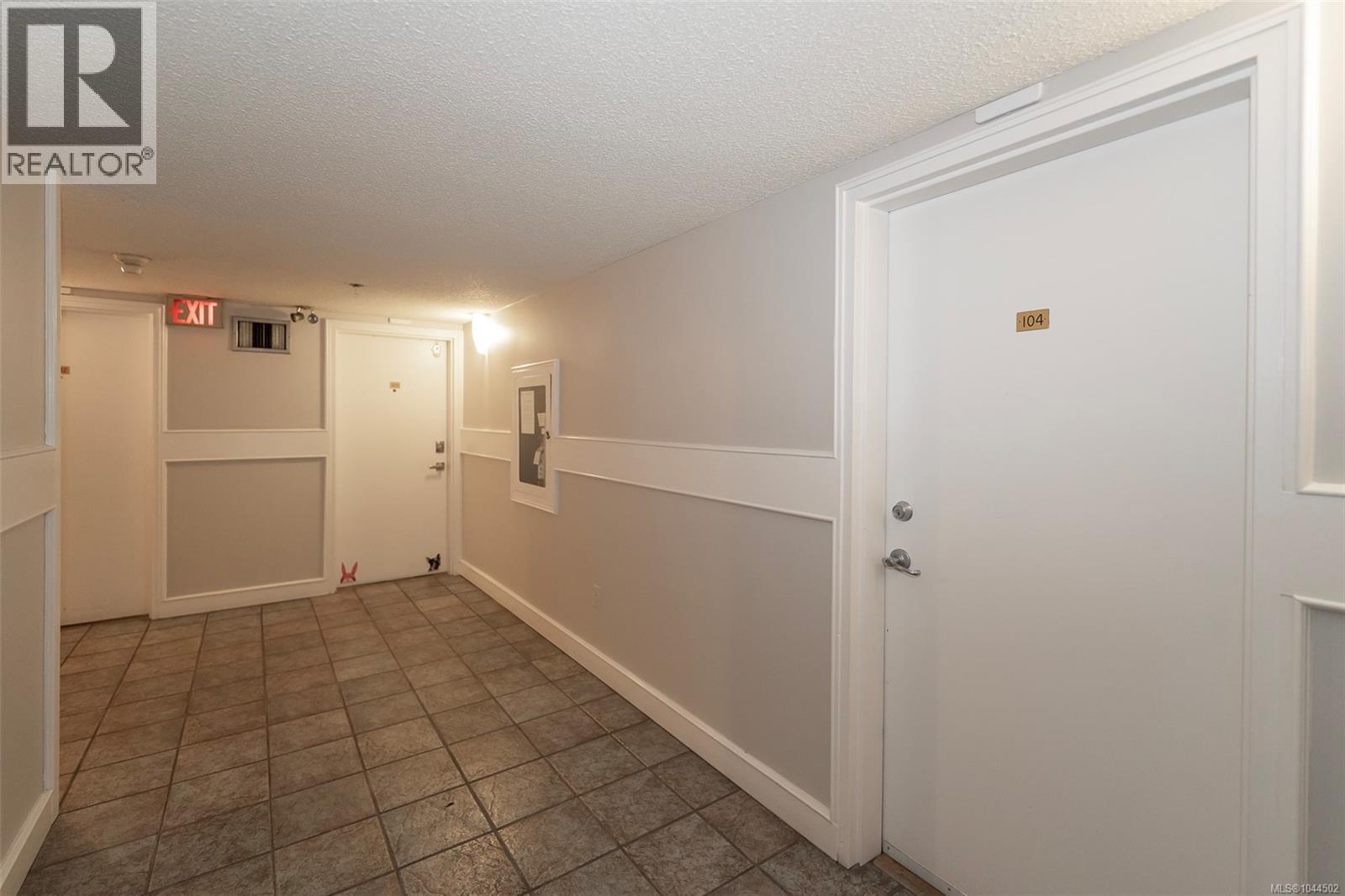 #104 2757 Quadra St - 8