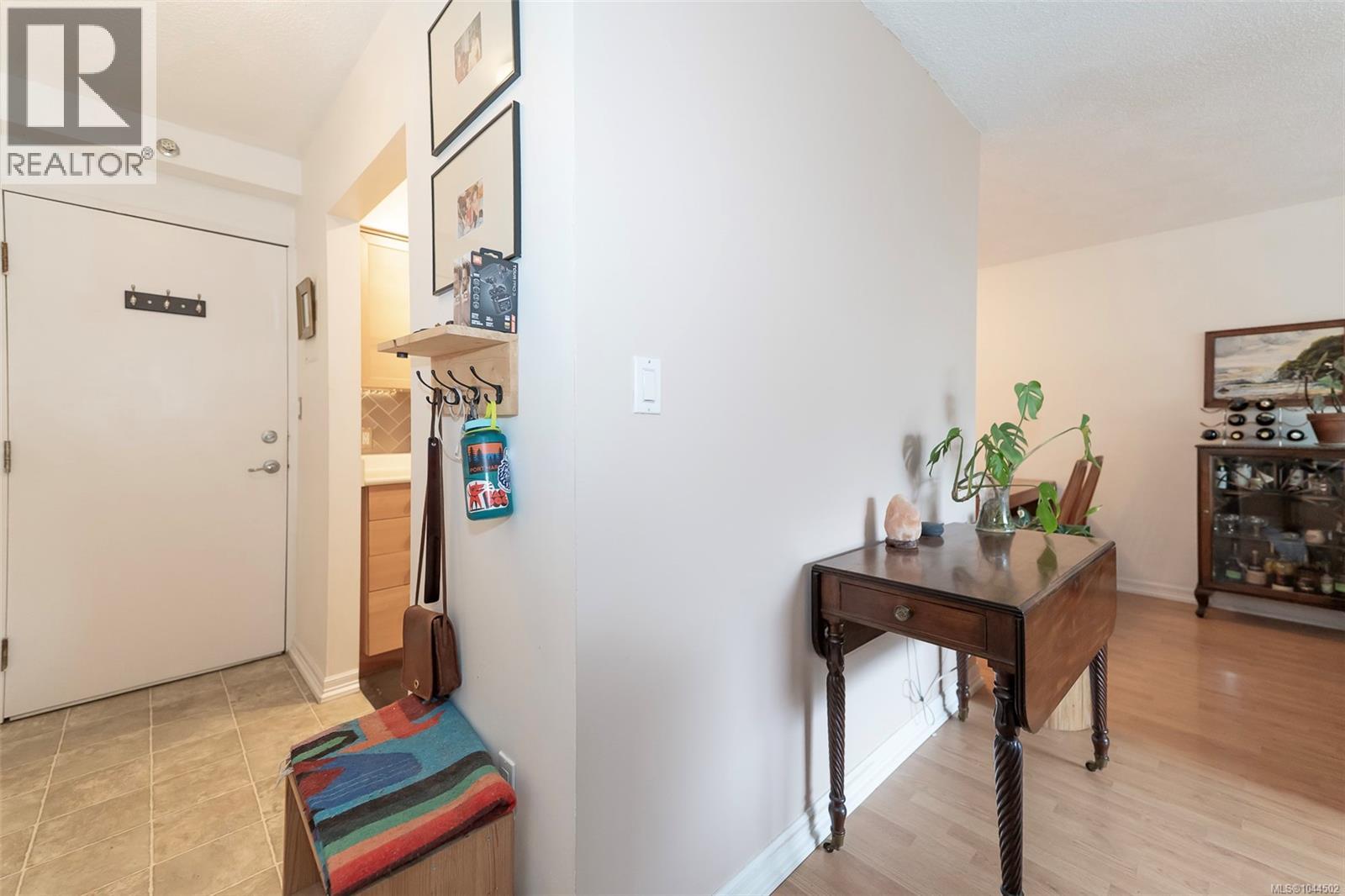 #104 2757 Quadra St - 9