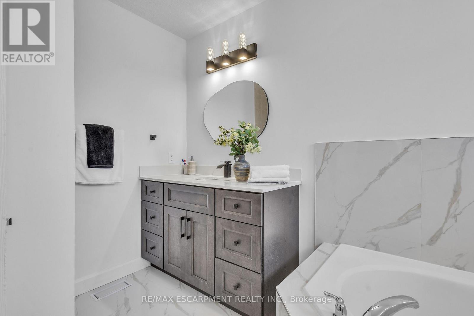 73 FITZGERALD DRIVE - Image 34