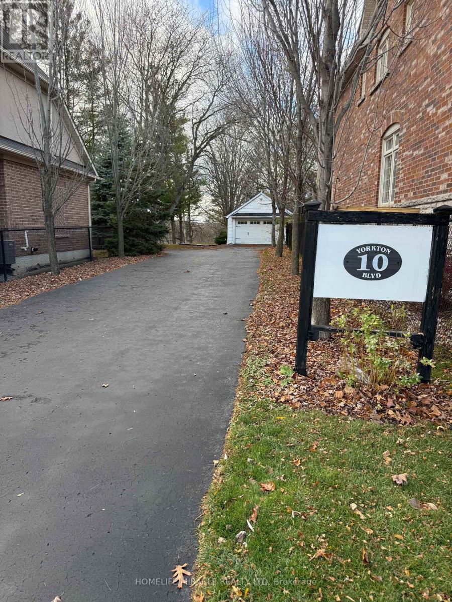 10 YORKTON BOULEVARD - 4