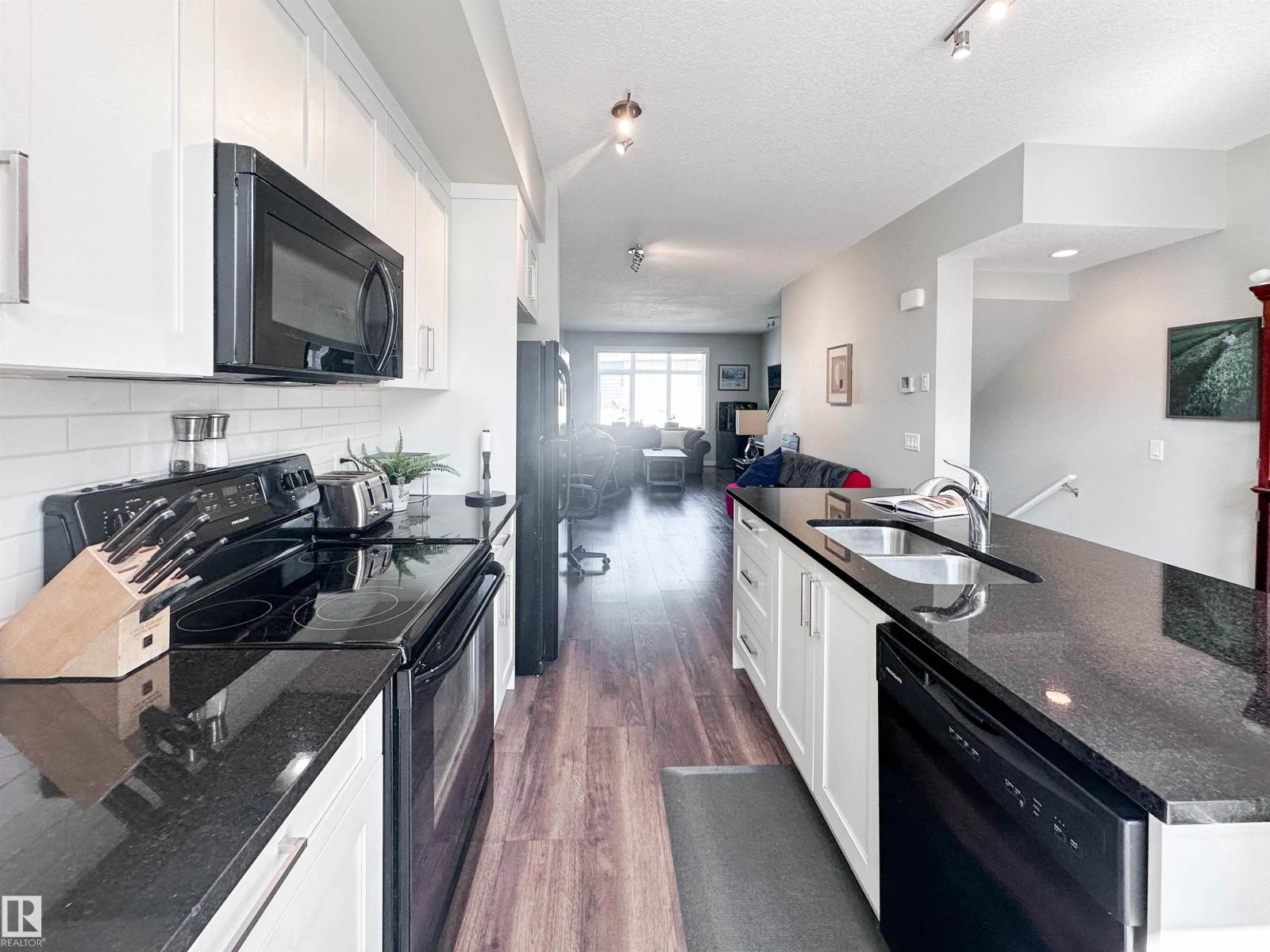 #89 600 BELLEROSE DR - Image 11