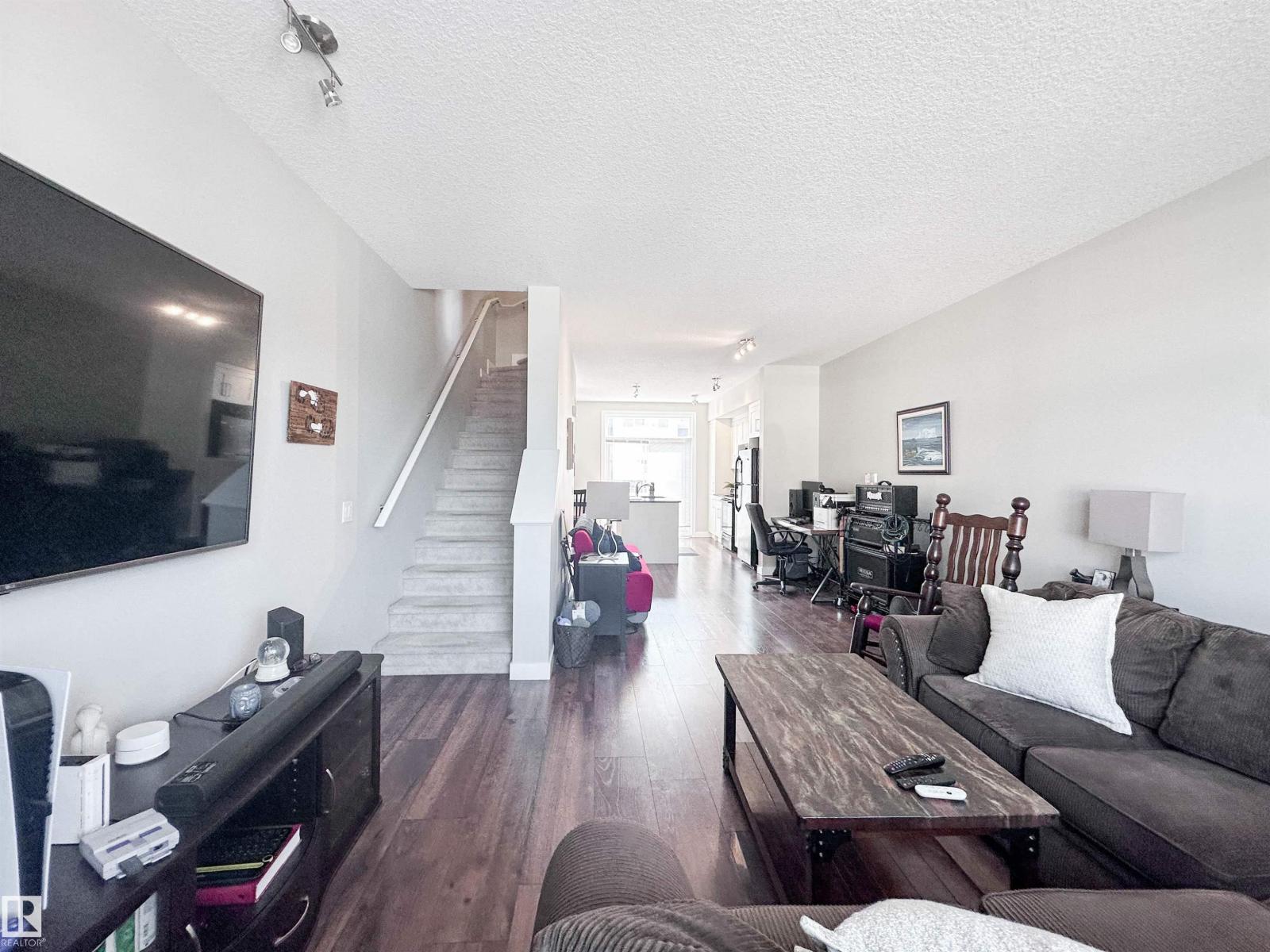 #89 600 BELLEROSE DR - 19