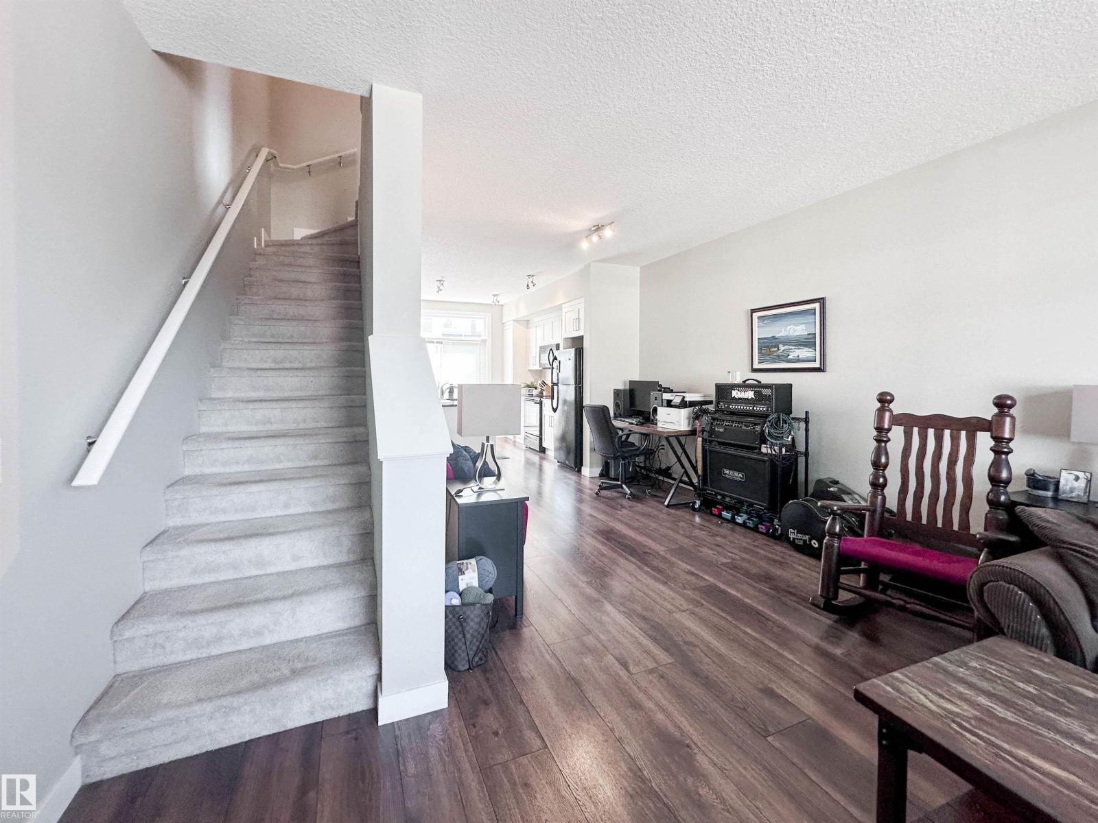 #89 600 BELLEROSE DR - Image 20