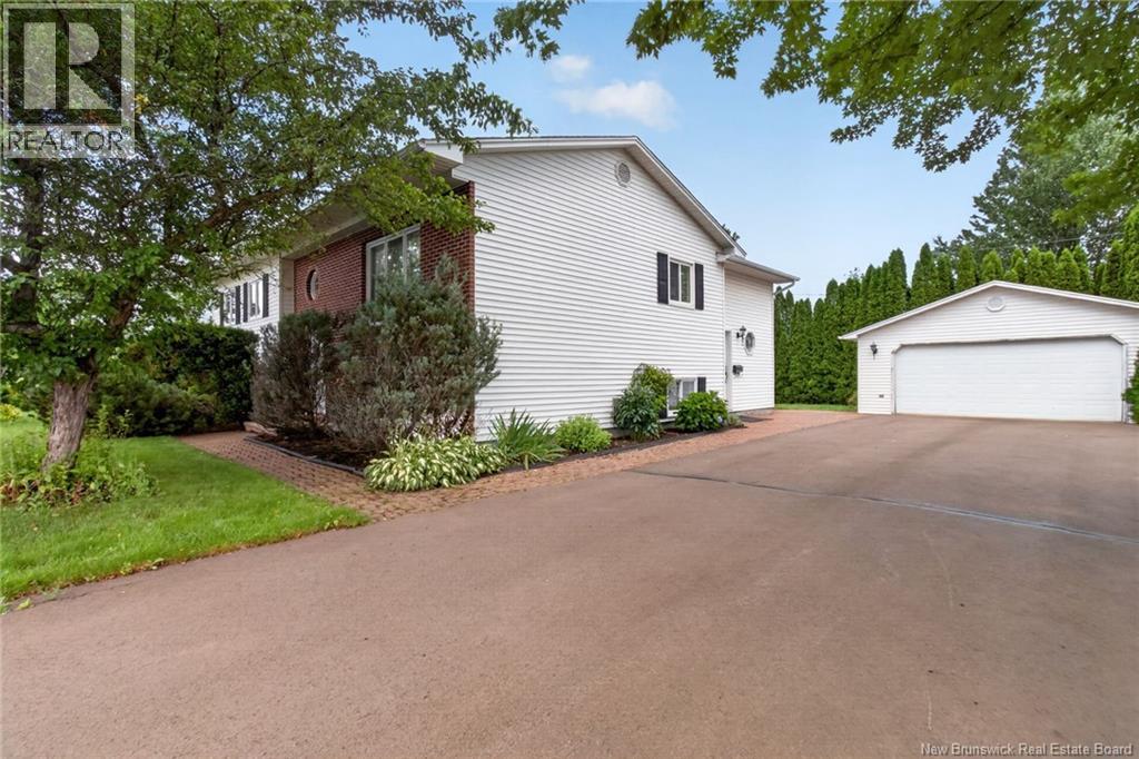343 Glencairn Drive - 2