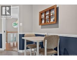 Cozy Eating Area in Kitchen