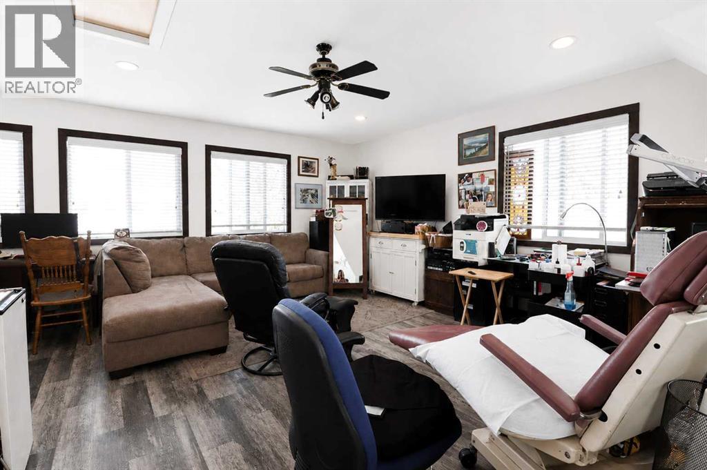 10118 96 Avenue - Photo 32