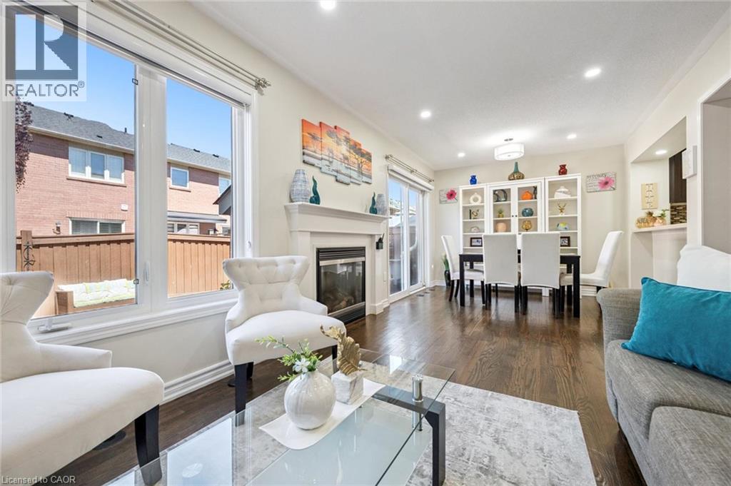 36 VAN FLEET Terrace - Image 7