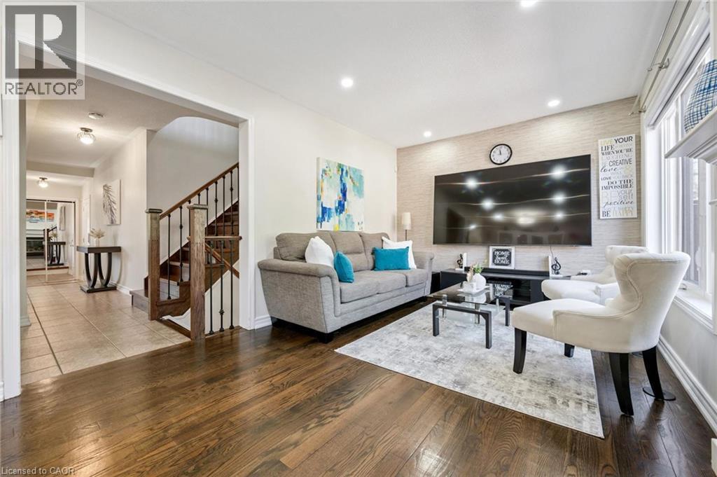 36 VAN FLEET Terrace - Image 8