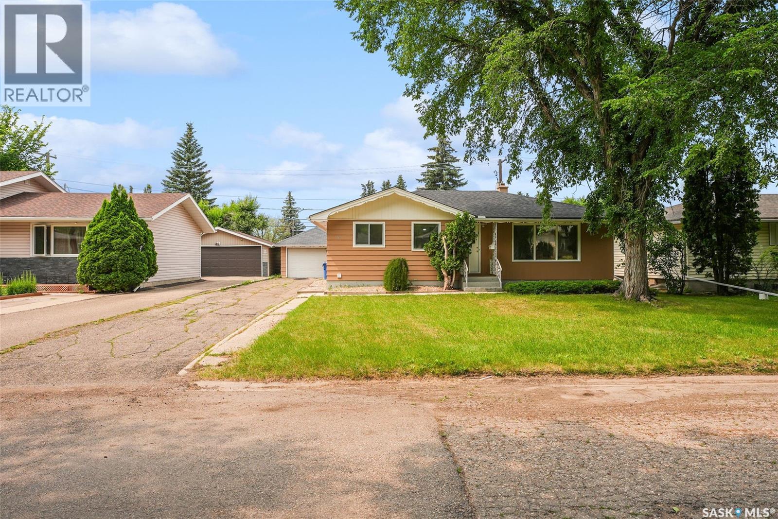 96 Marsh CRESCENT - 1