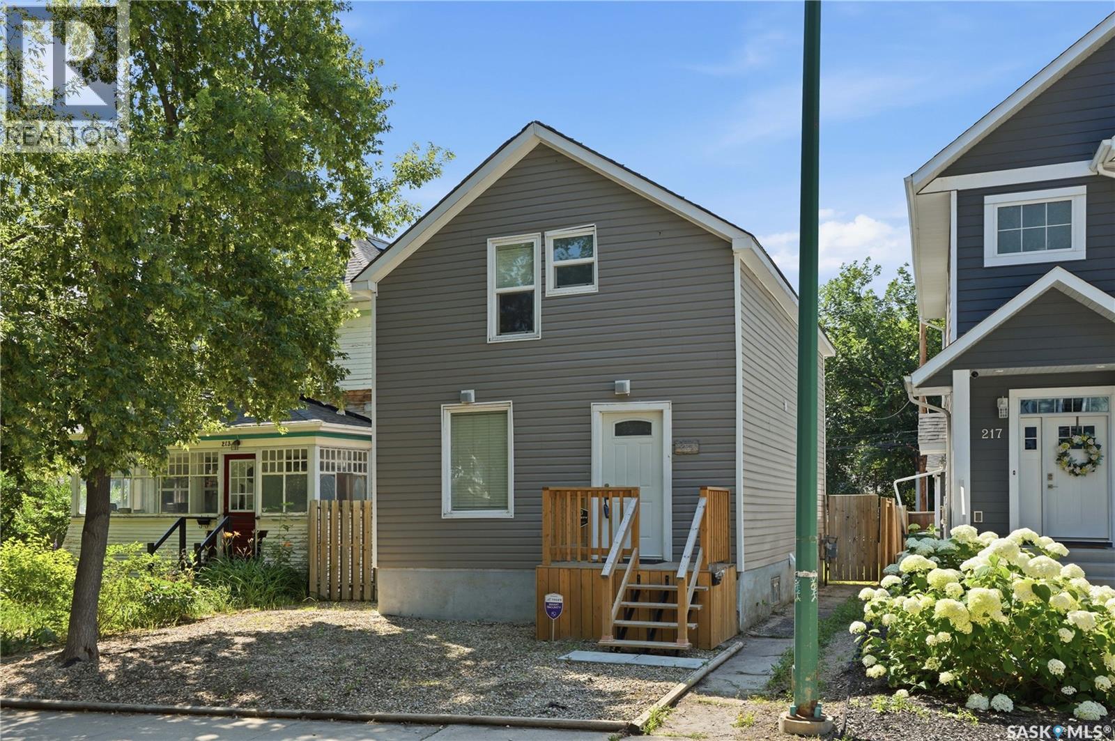 215 26th STREET W - 1