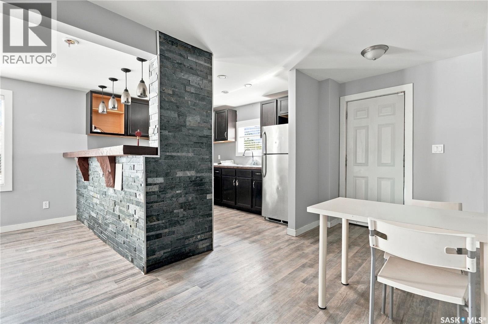 215 26th STREET W - 10