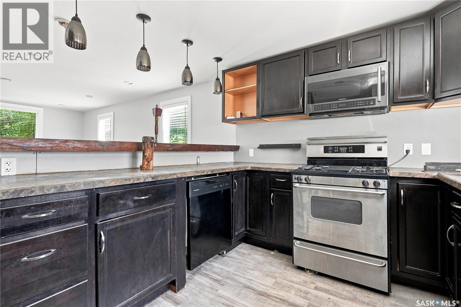 215 26th STREET W - 13