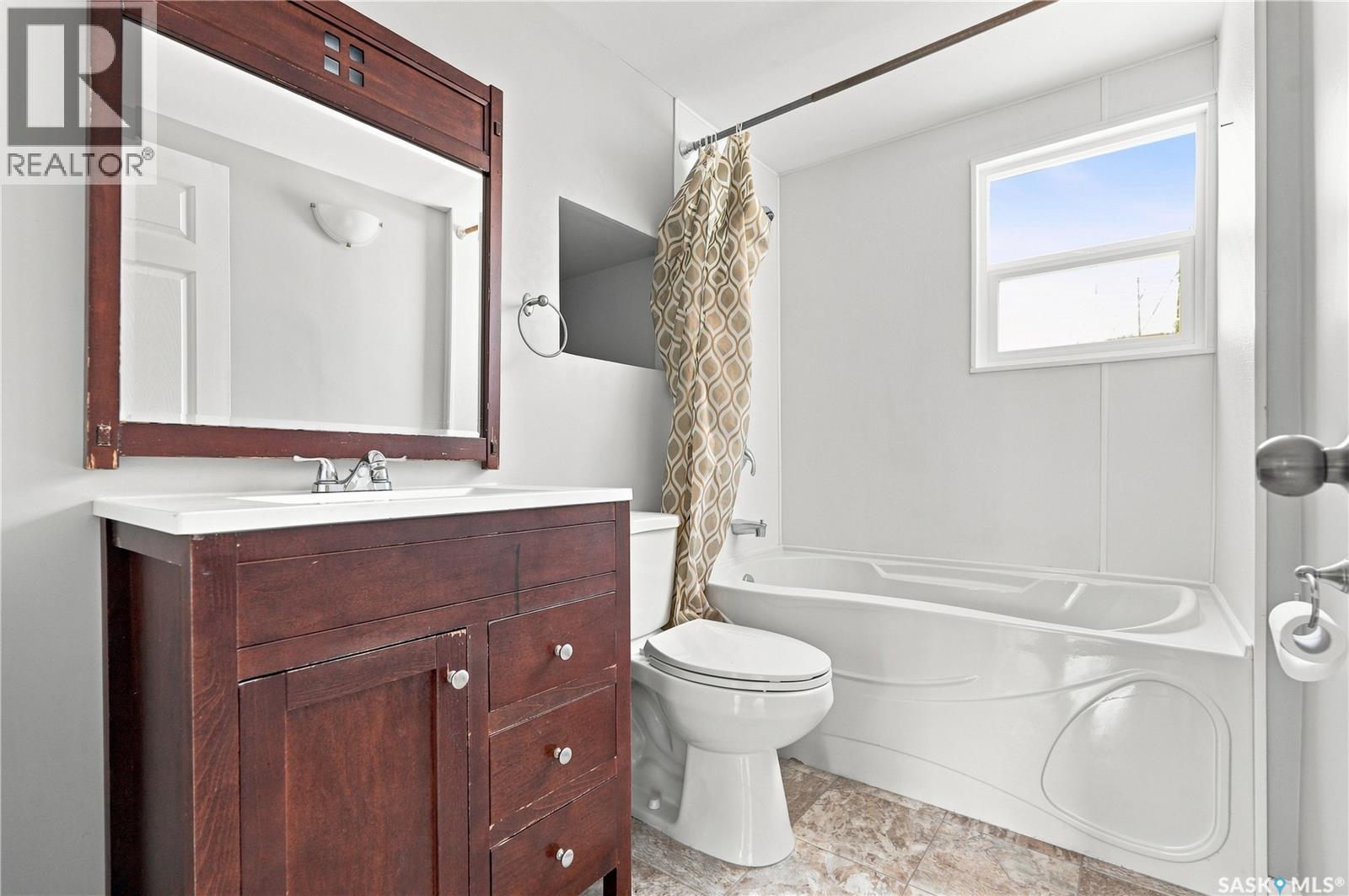 215 26th STREET W - 23