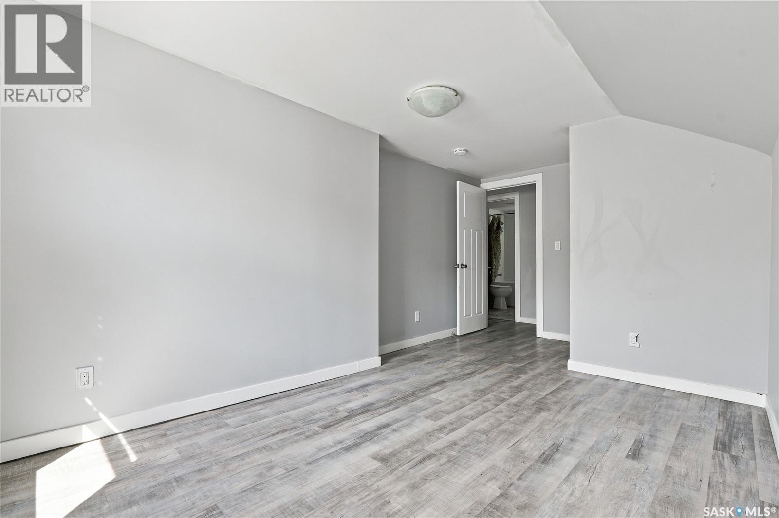 215 26th STREET W - 27