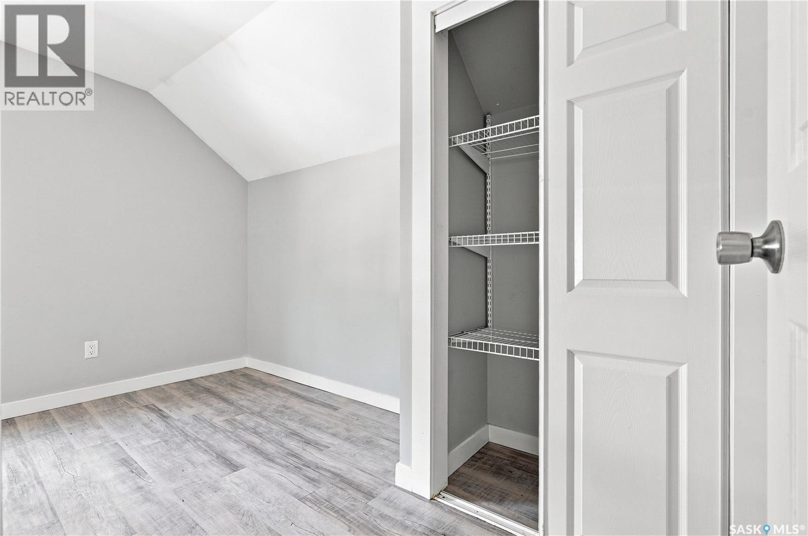 215 26th STREET W - 28