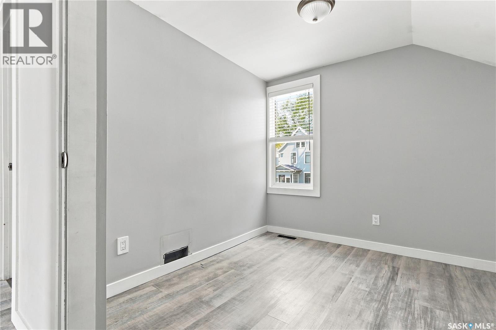 215 26th STREET W - 30