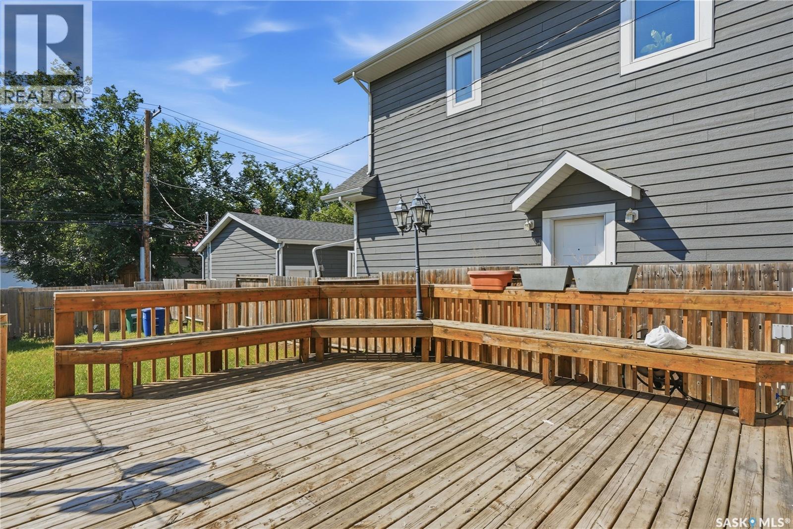 215 26th STREET W - 31
