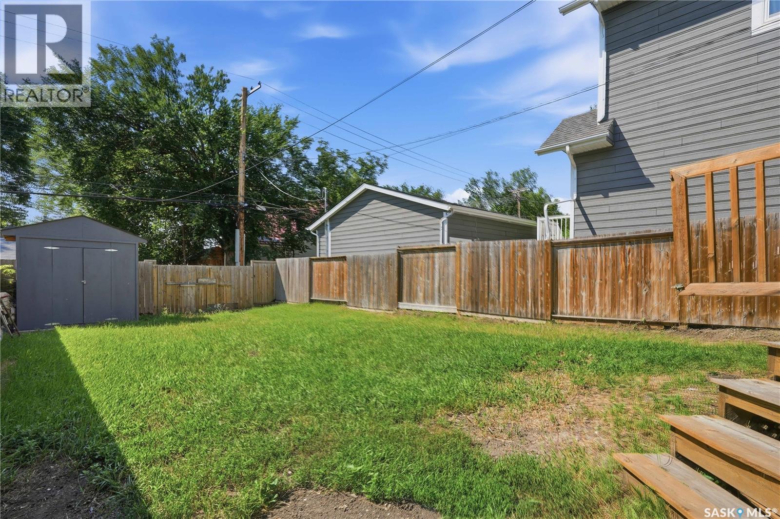 215 26th STREET W - 32