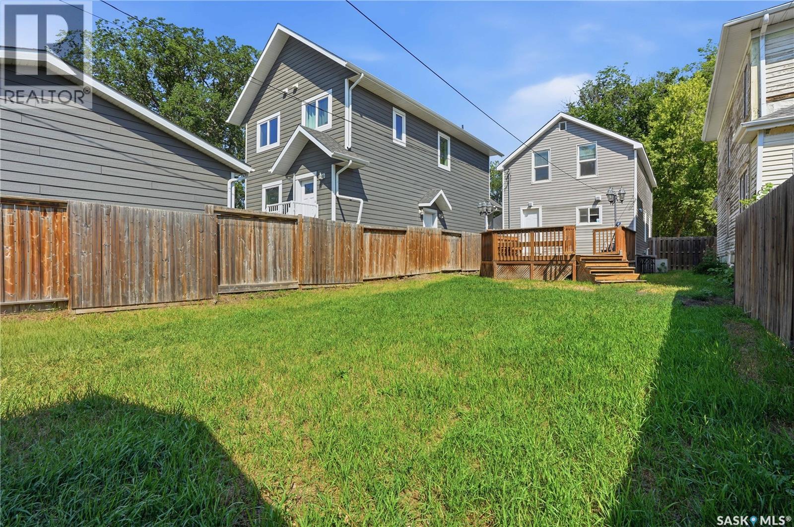 215 26th STREET W - 33
