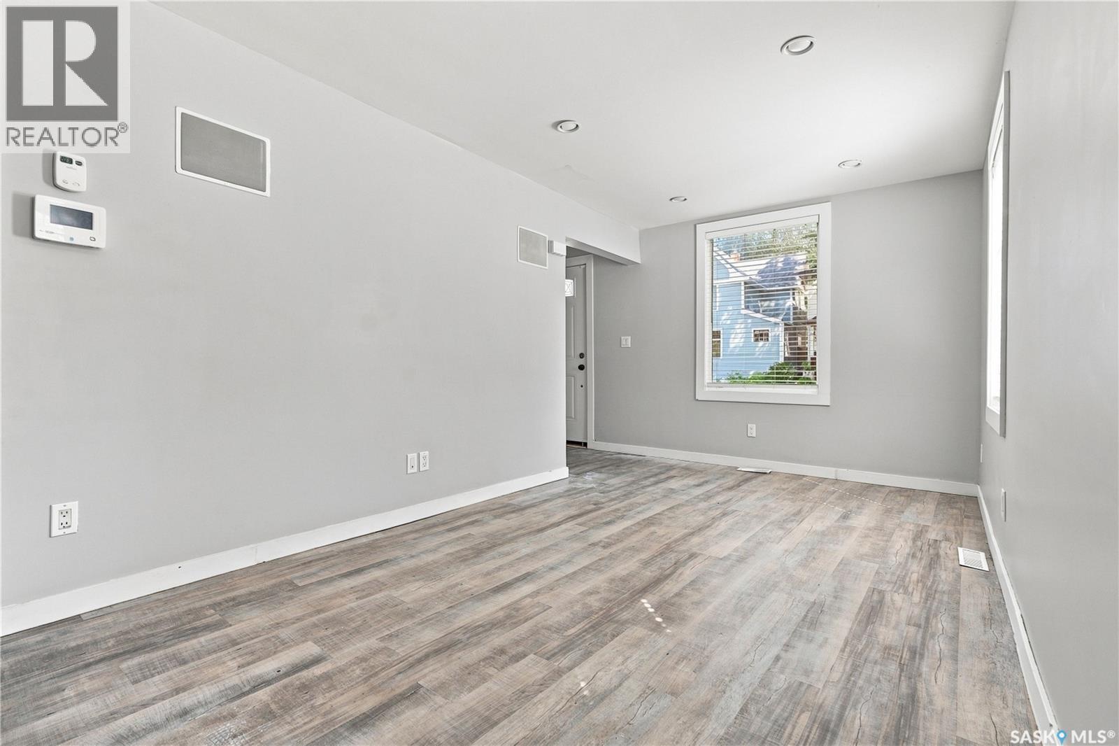 215 26th STREET W - 6
