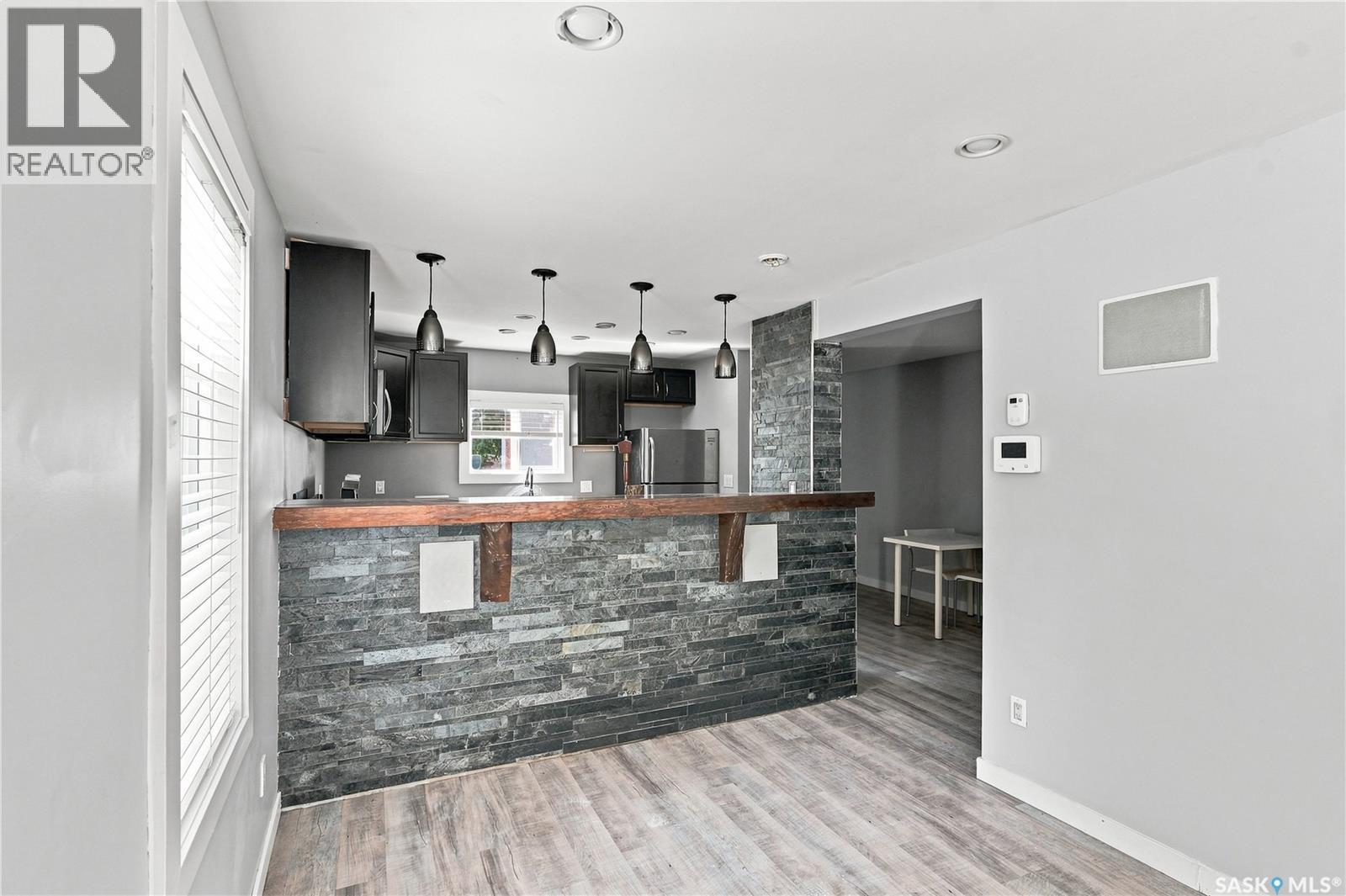 215 26th STREET W - 8