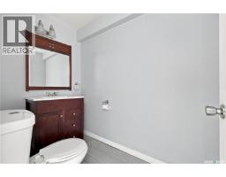 215 26th Street W, Saskatoon, SK S7L0C3 Photo 18