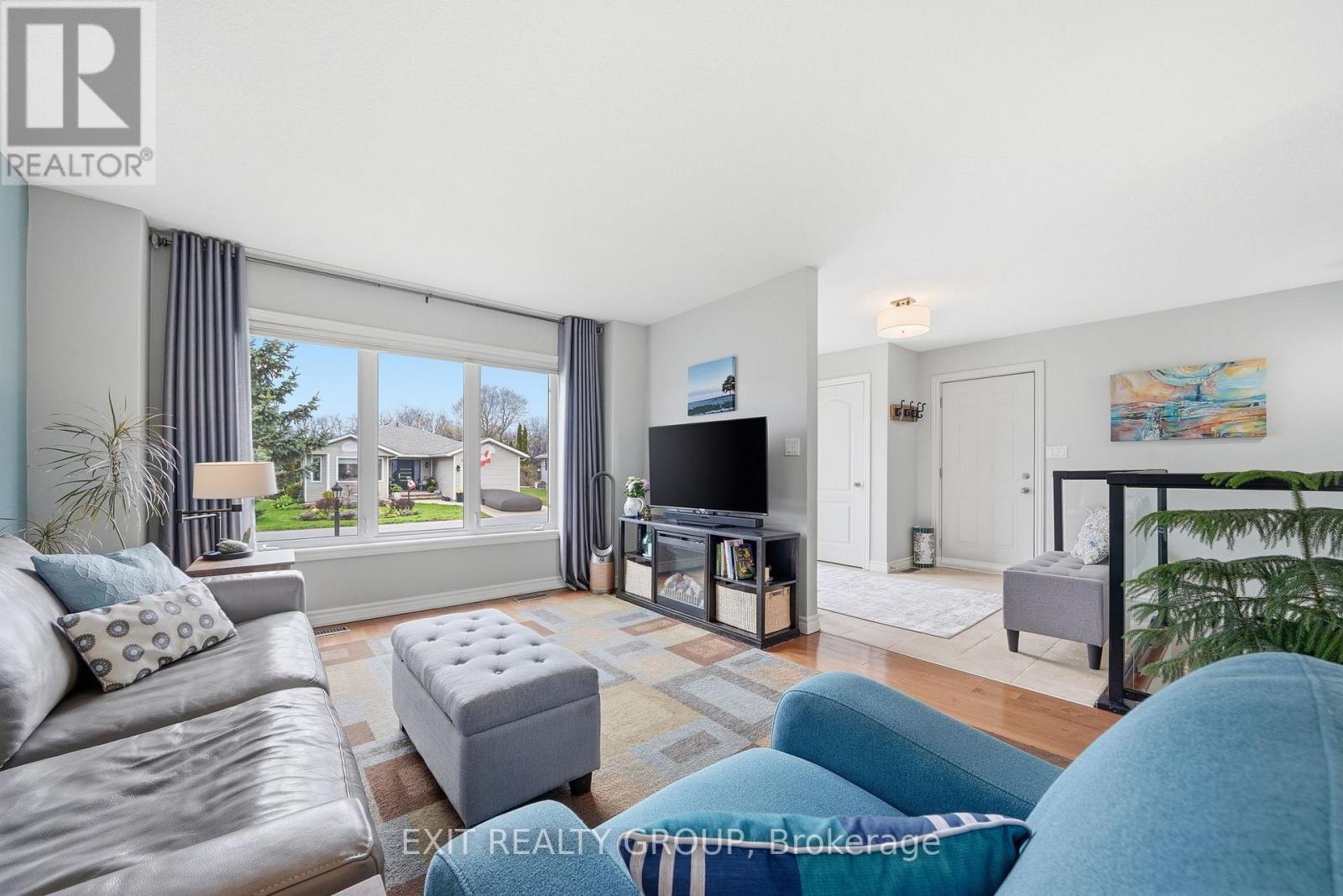 86 SANDBANKS COURT - 15