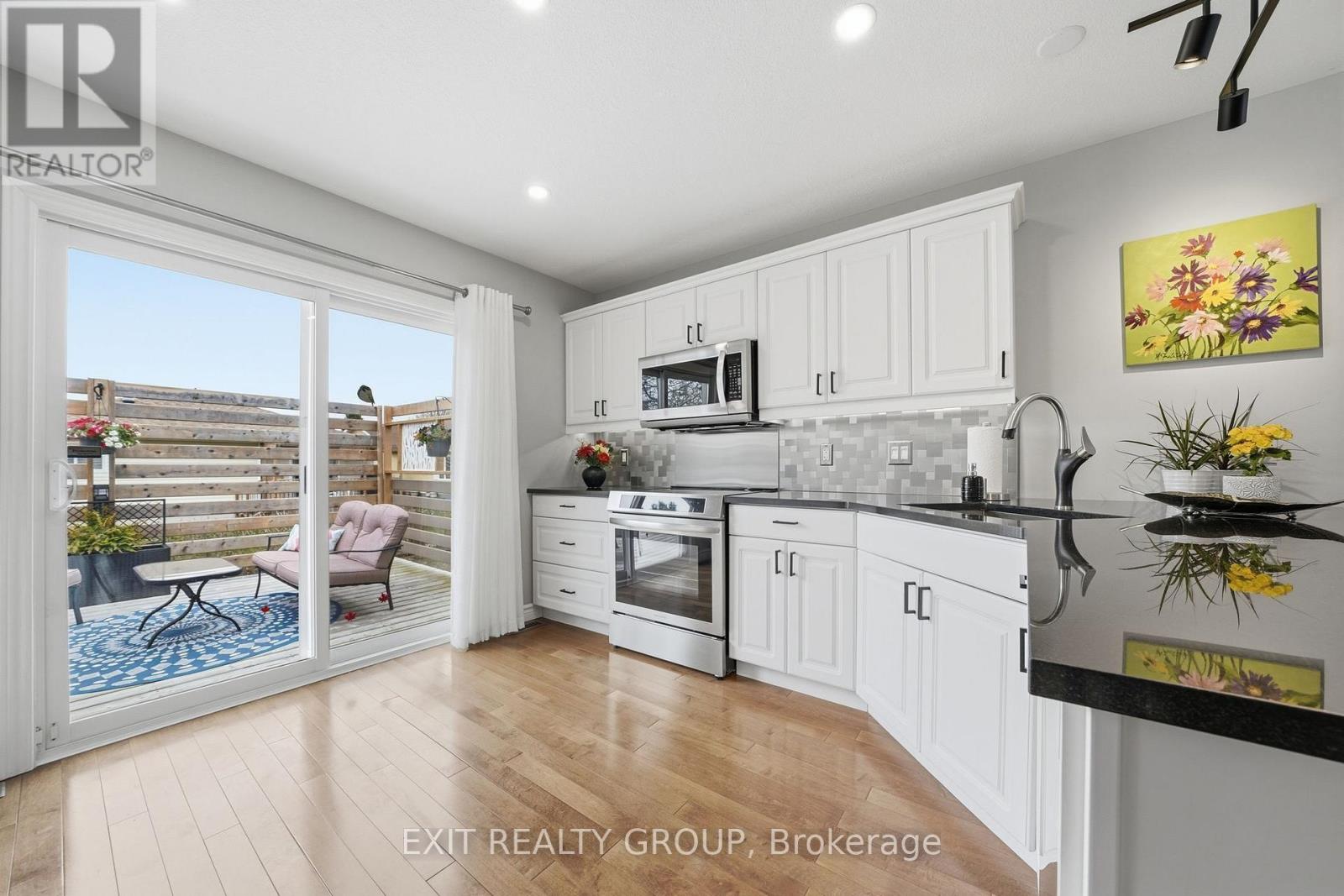 86 SANDBANKS COURT - 21