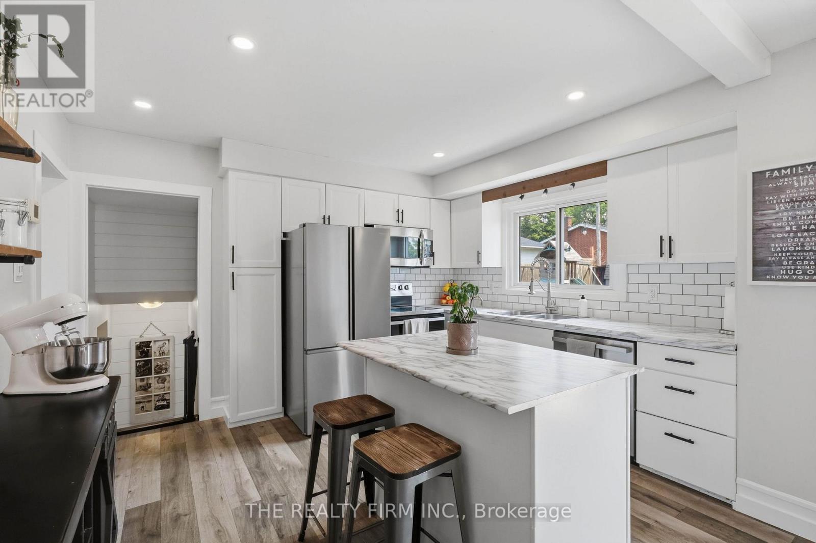 162 OAKWOOD DRIVE - Image 9