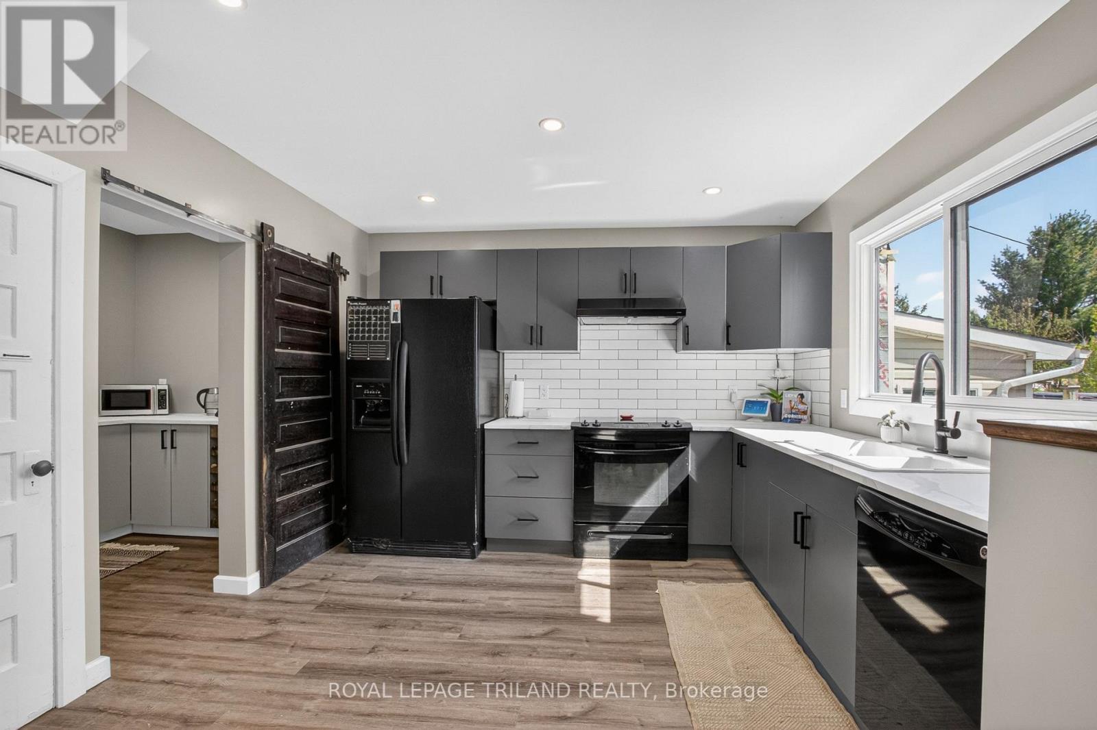 73.5 HUGHES STREET - 14