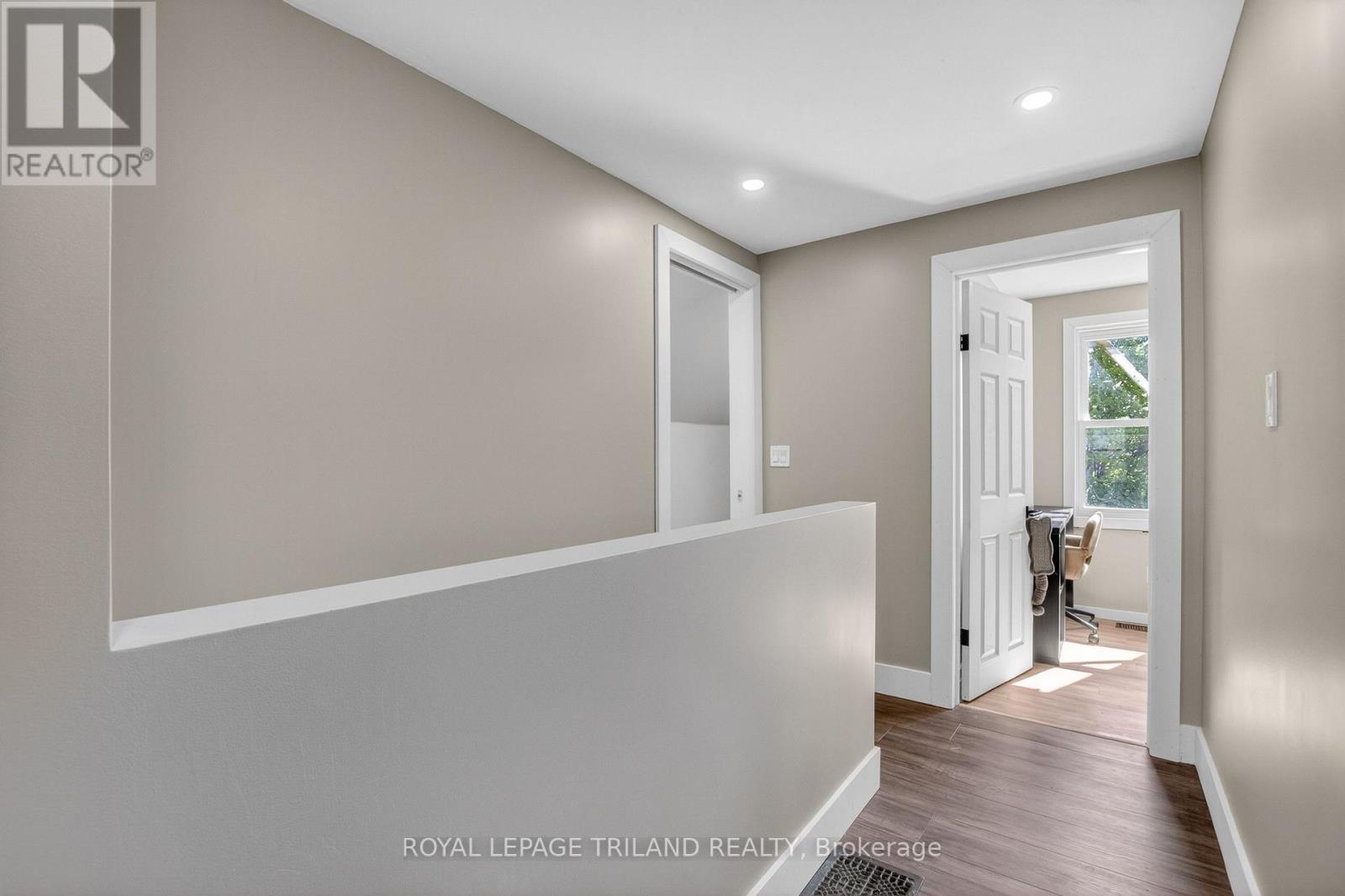 73.5 HUGHES STREET - 27