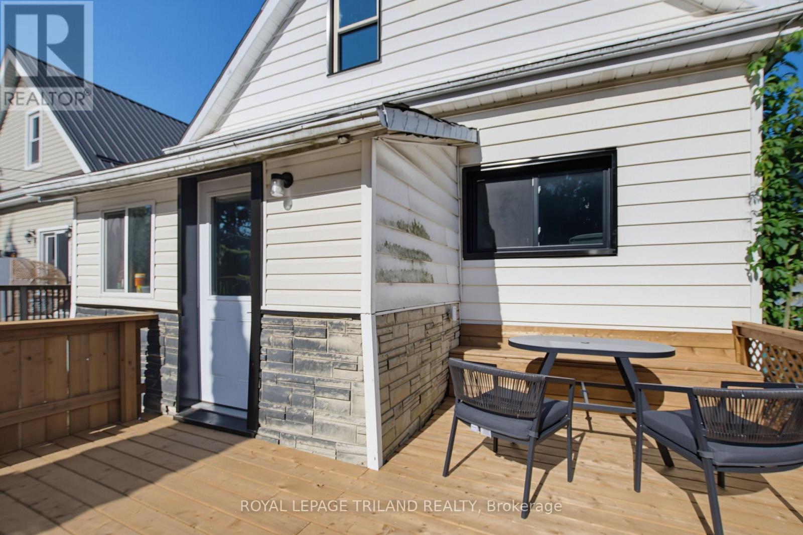 73.5 HUGHES STREET - 36