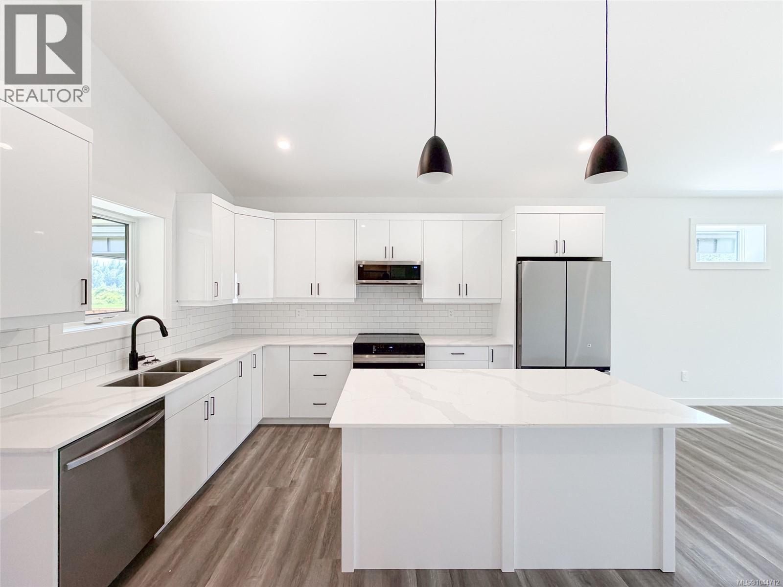 #54 3025 Royston Rd - Image 8