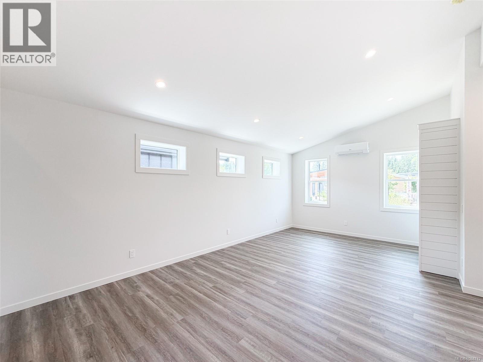 #54 3025 Royston Rd - Image 4