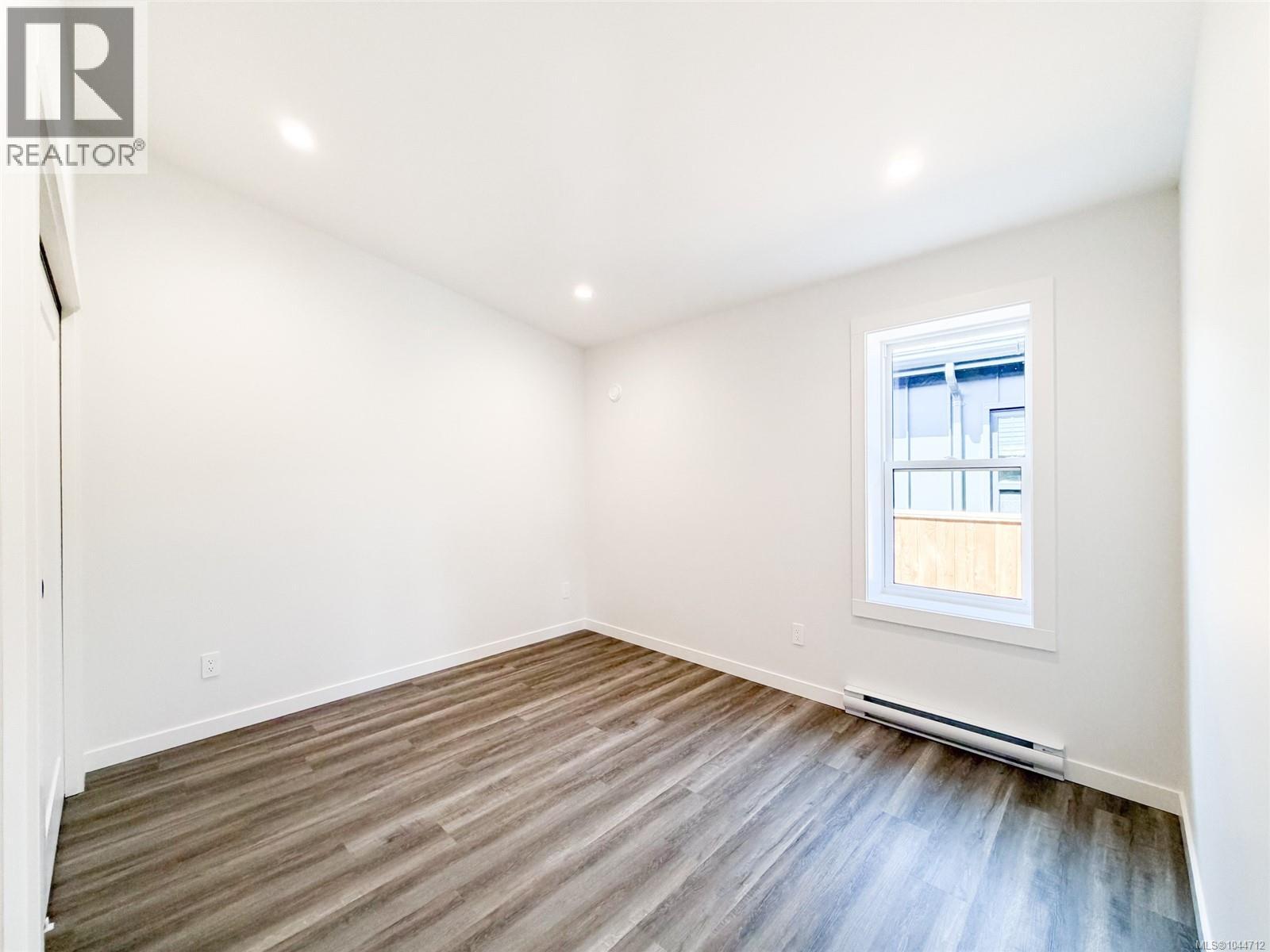 #54 3025 Royston Rd - 16
