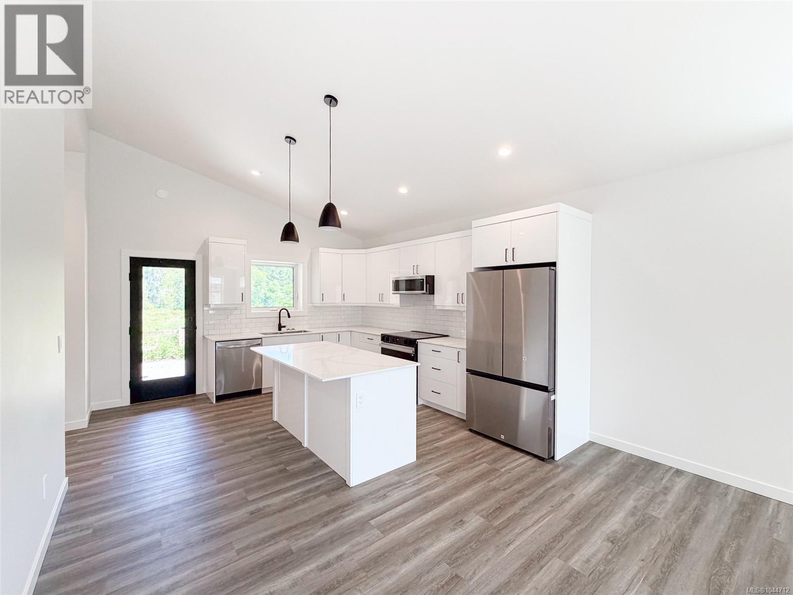 #54 3025 Royston Rd - 9