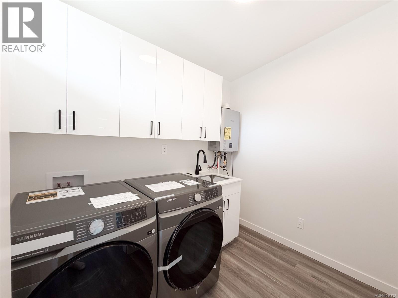 #54 3025 Royston Rd - 18
