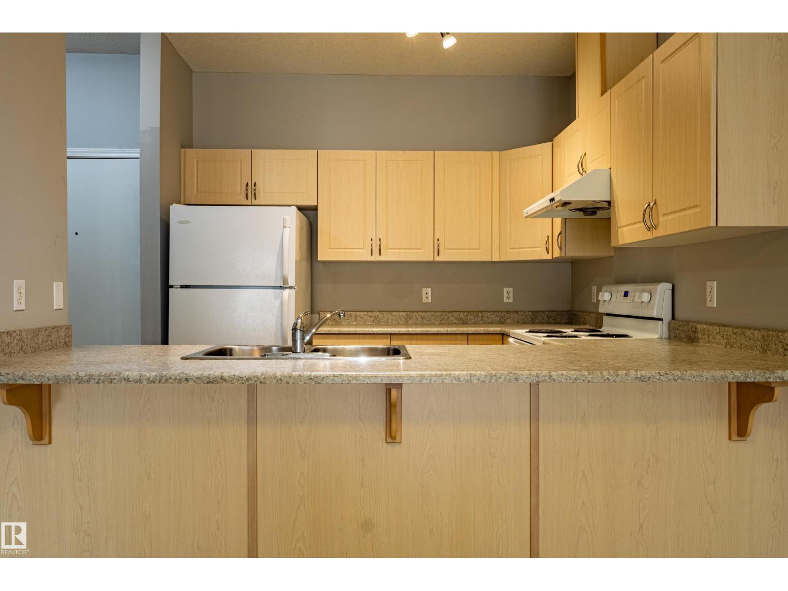 #412 4304 139 AV NW, Clareview Town Centre, Edmonton photo 3
