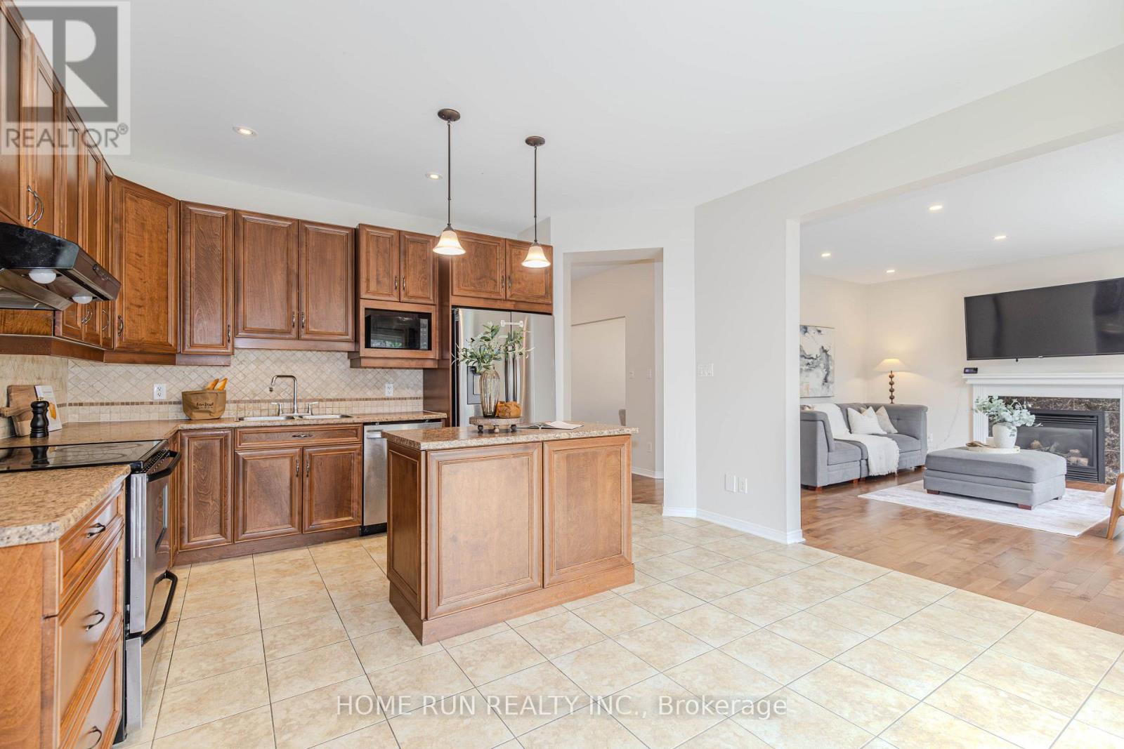 5 Bed, 4 Bath House for Sale in Ottawa – 538 RAVENDALE WAY, Ottawa – MLS# X13622484 - Image 18