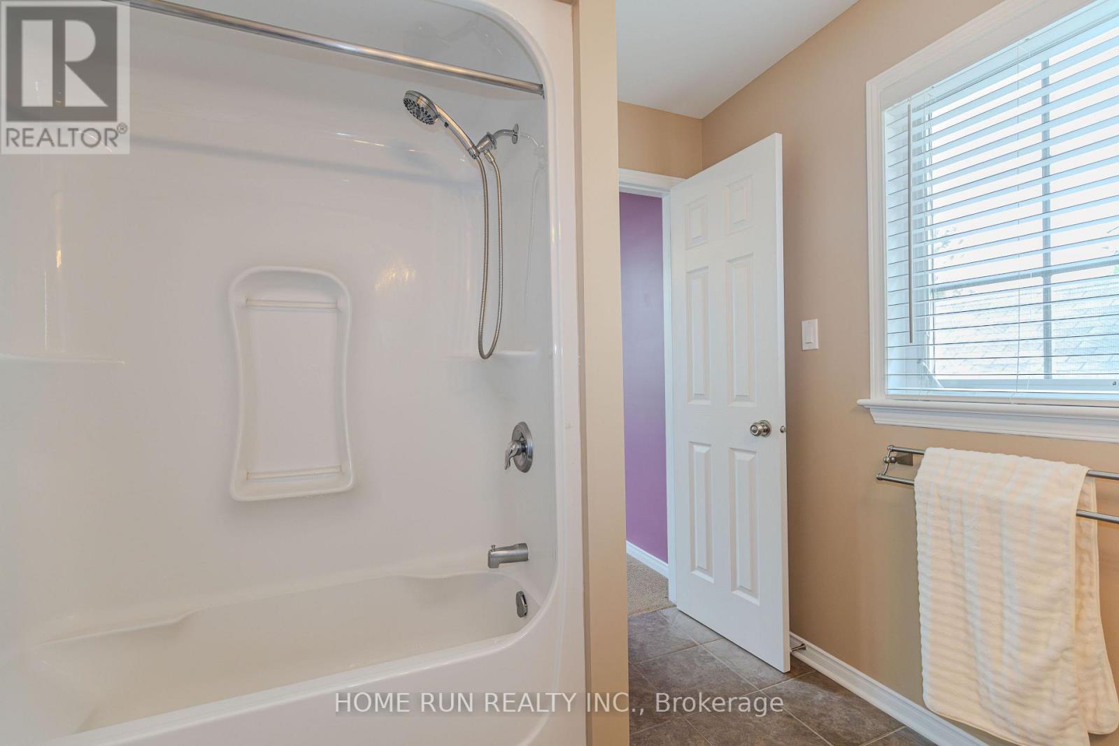 5 Bed, 4 Bath House for Sale in Ottawa – 538 RAVENDALE WAY, Ottawa – MLS# X13622484 - Image 38