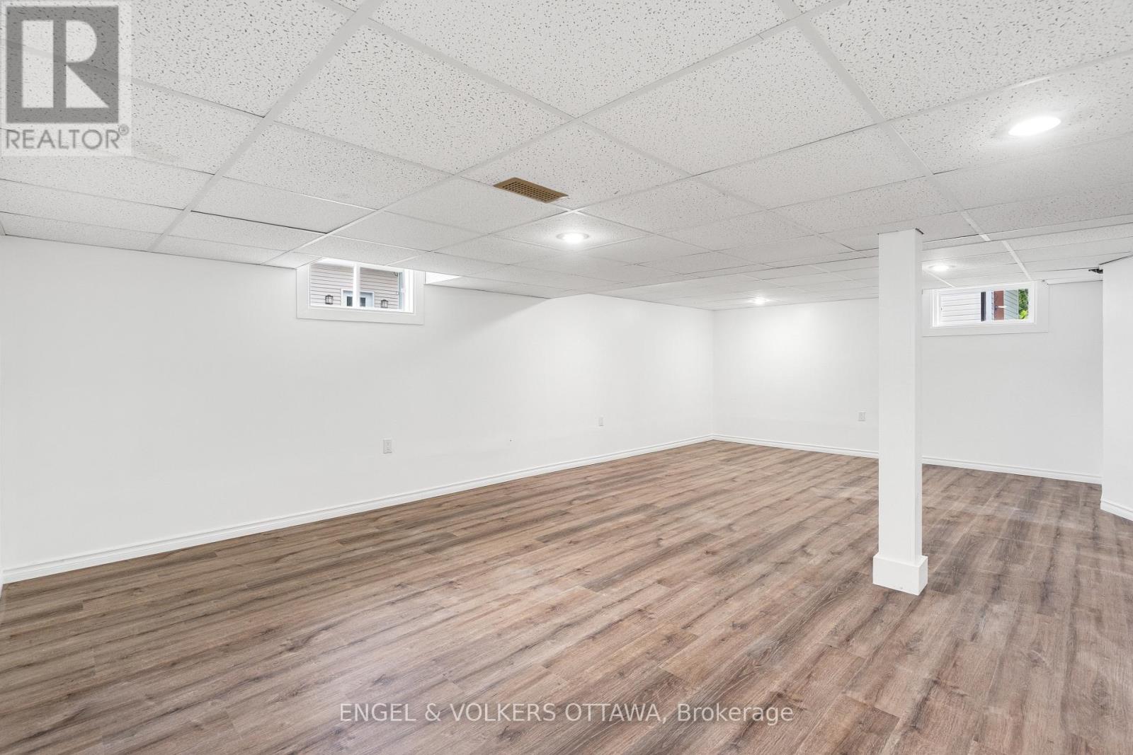 871 NOTRE DAME STREET - 35