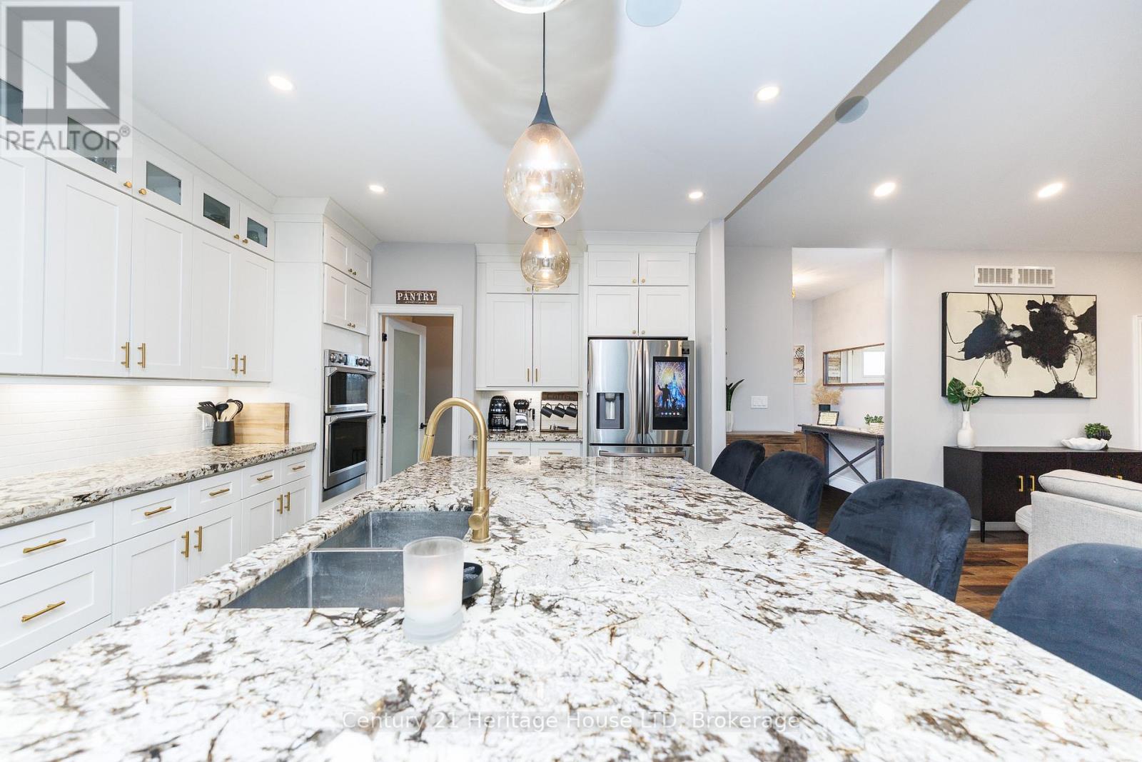 856 LORRAINE ROAD - Image 12