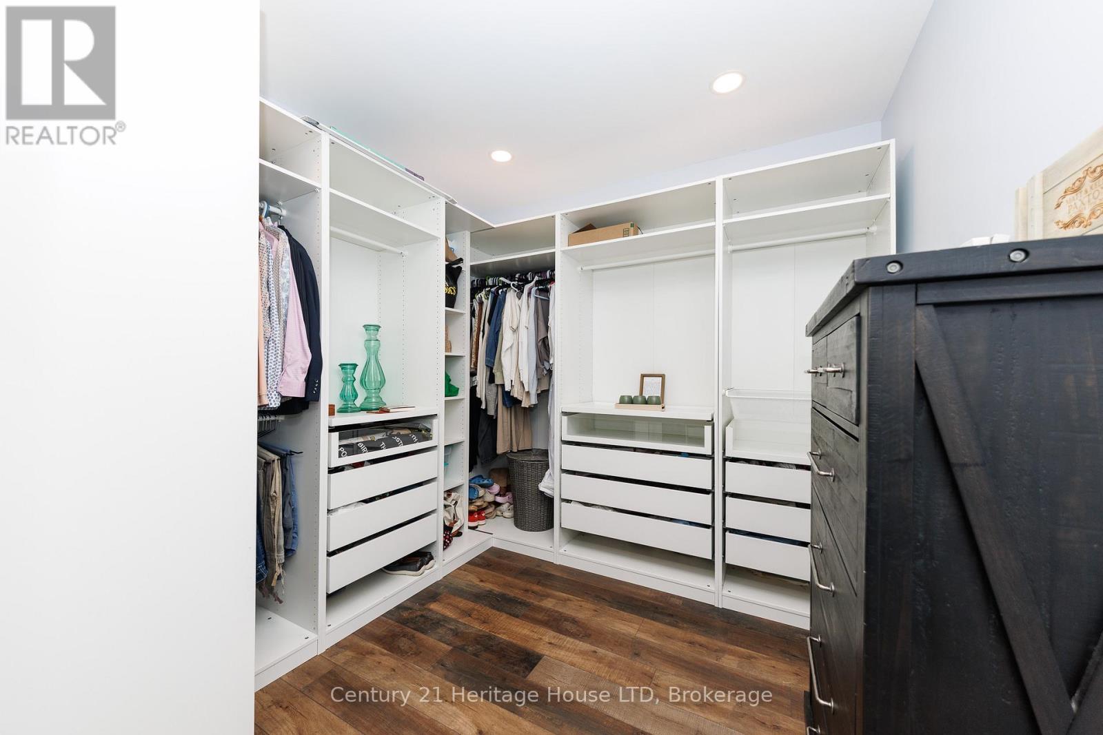 856 LORRAINE ROAD - Image 24