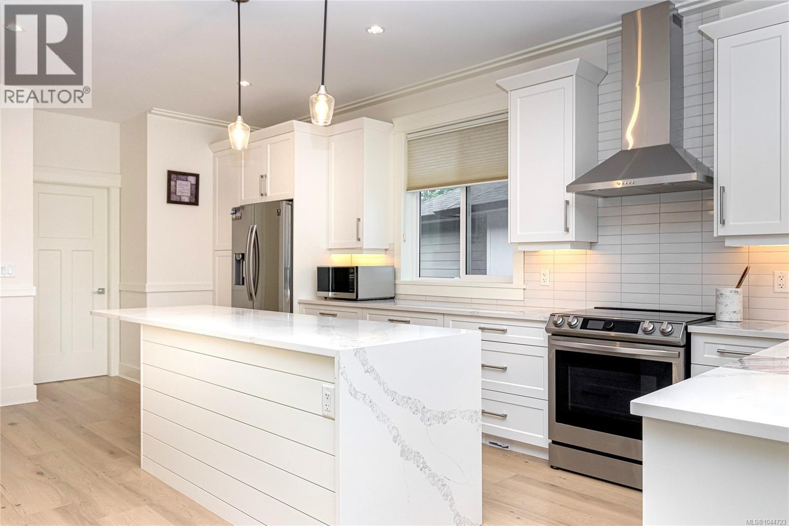 2406 Azurite Cres - 13