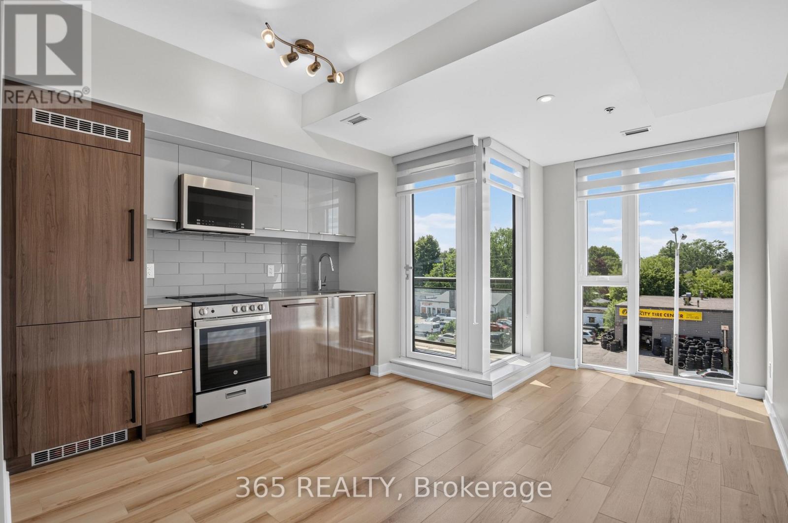 #405 90 GLEN EVEREST ROAD - 10