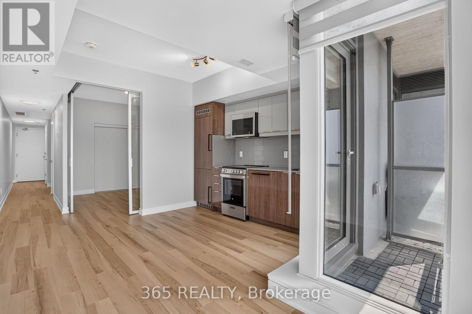 #405 90 GLEN EVEREST ROAD - 13