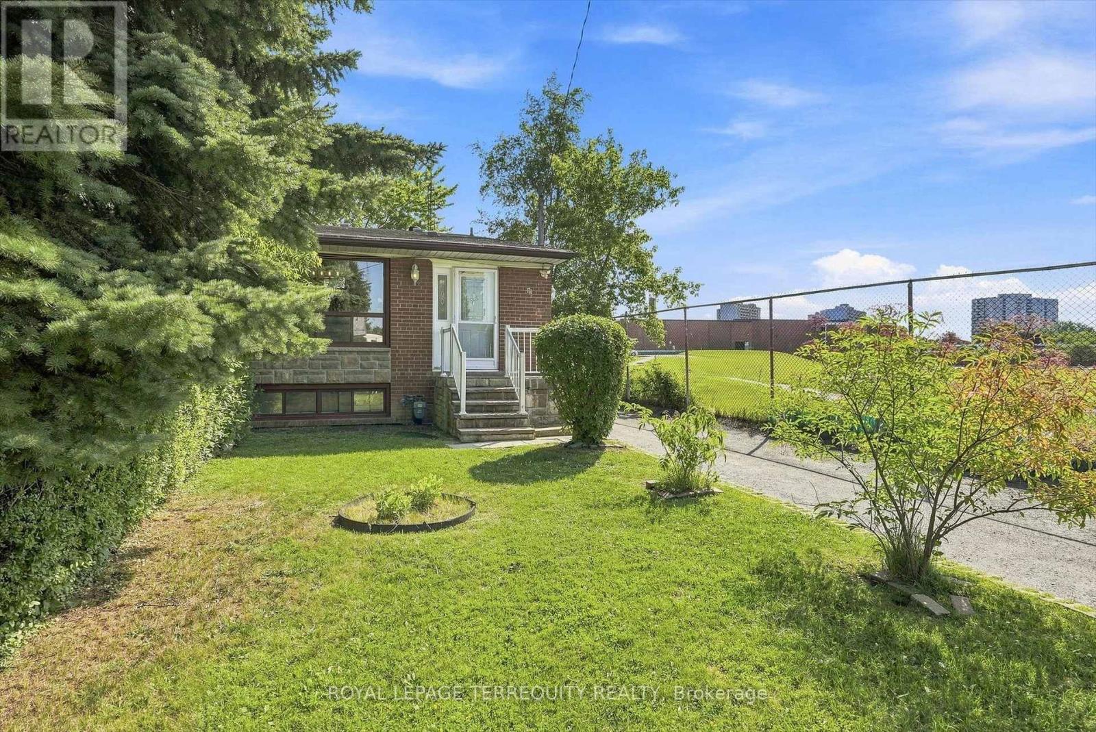 89 BENJAMIN BOULEVARD - 1