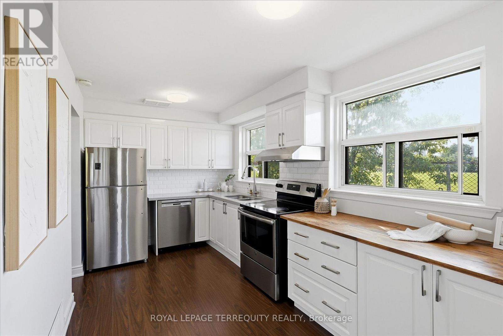 89 BENJAMIN BOULEVARD - 10