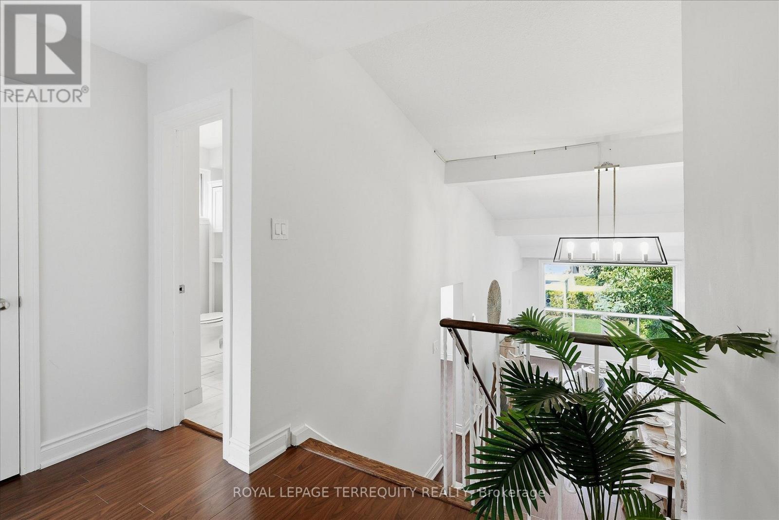 89 BENJAMIN BOULEVARD - Image 13