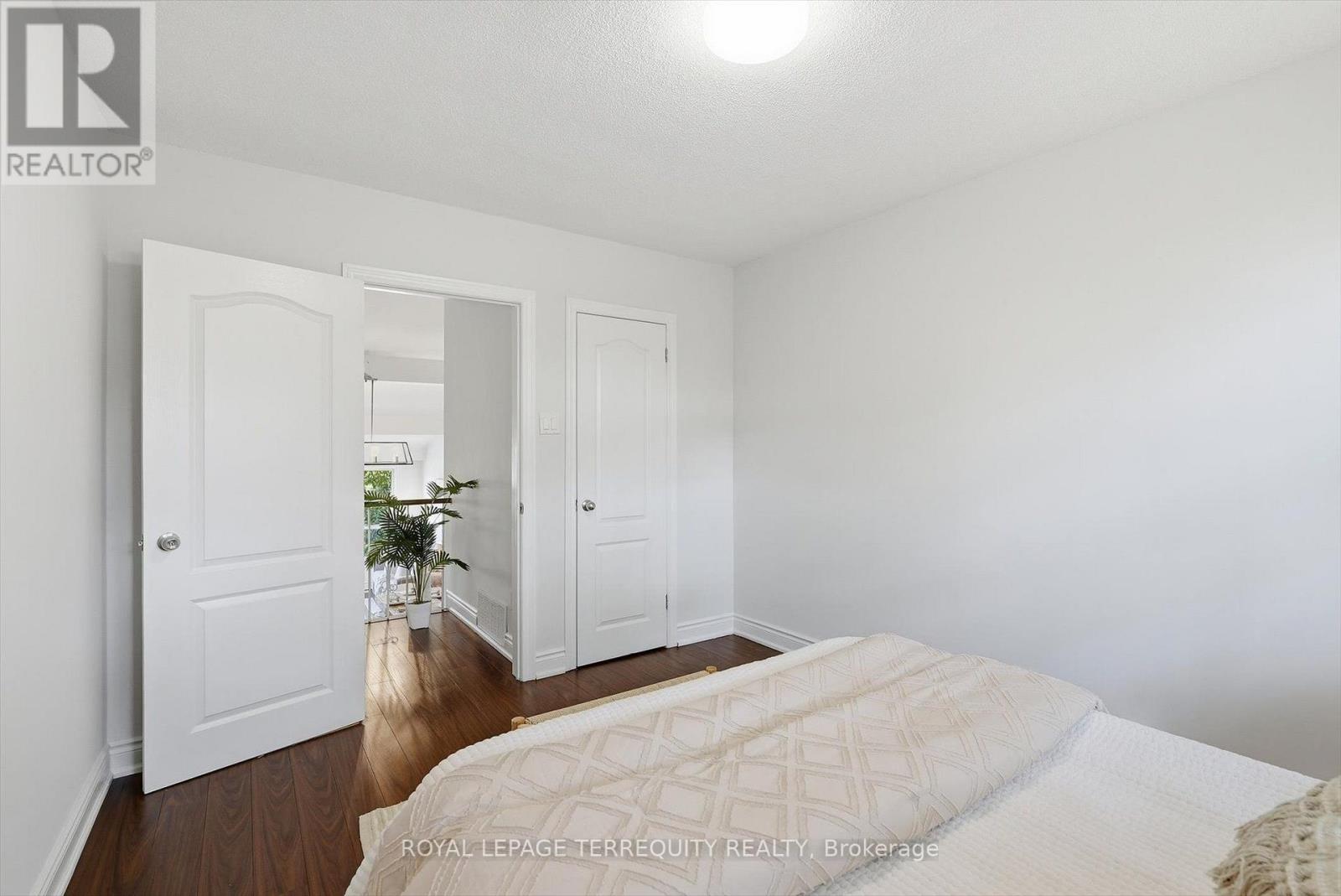 89 BENJAMIN BOULEVARD - Image 15